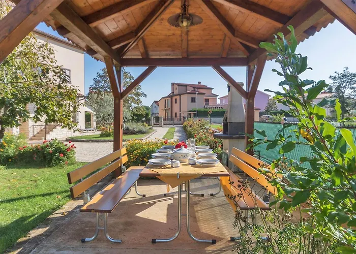 Nikolic 게스트하우스 Valbandon