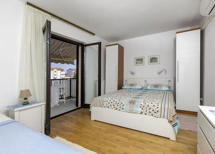 Nikolic Πανσιόν 4*